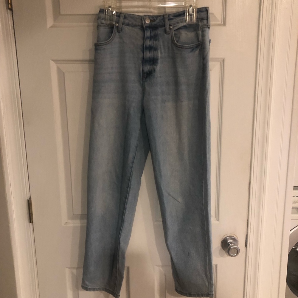 Celebrity Pink Light Wash Jeans-27